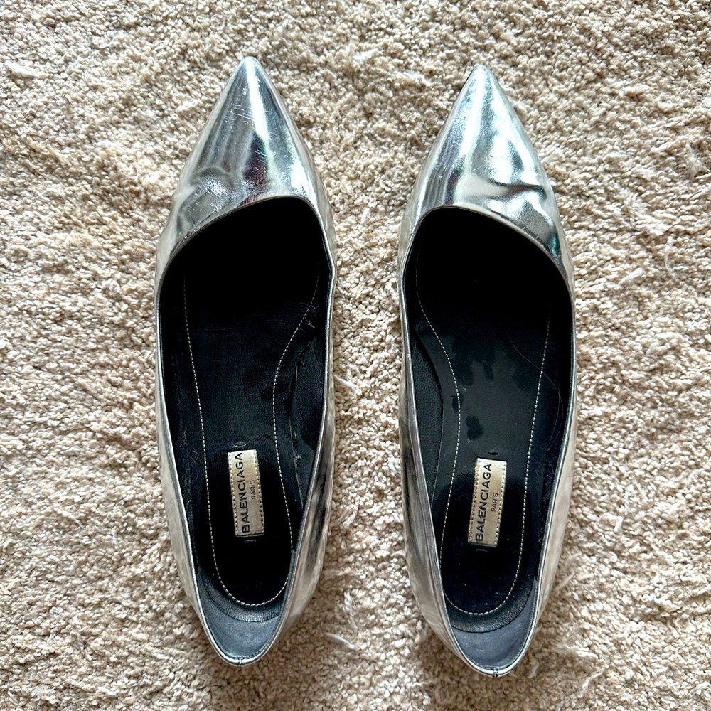 Balenciaga Silver Flats size 38